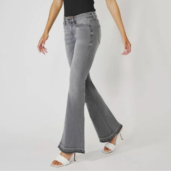 KanCan Heidi Mid Rise Flare Light Gray Released Hem Jeans Size 13/30 - Picture 1 of 6